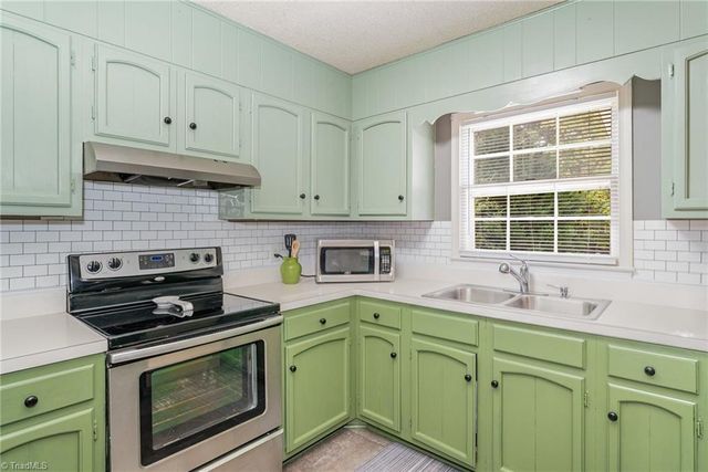 3203 Colony Drive, Jamestown, NC 27282