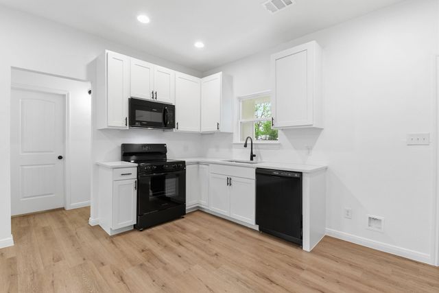 205 Spruce, Daisetta, TX 77533
