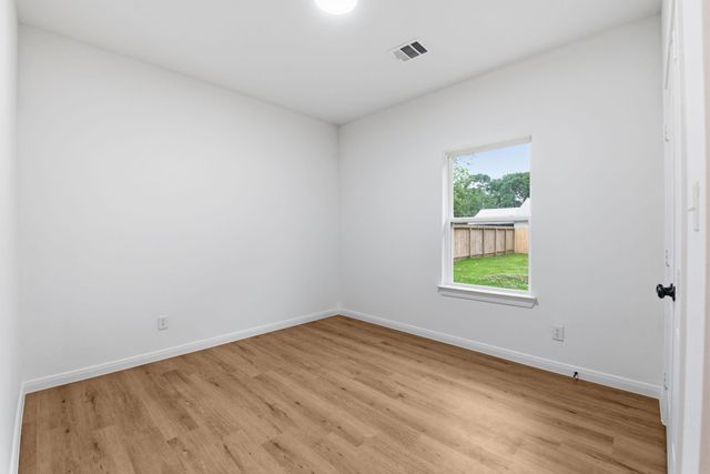 205 Spruce, Daisetta, TX 77533