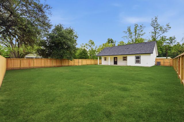 205 Spruce, Daisetta, TX 77533