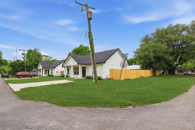 205 Spruce, Daisetta, TX 77533