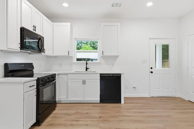 205 Spruce, Daisetta, TX 77533