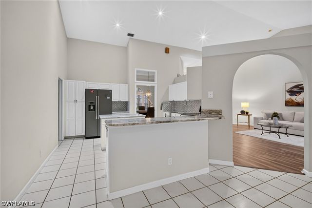 2628 White Cedar LN, Naples, FL 34109