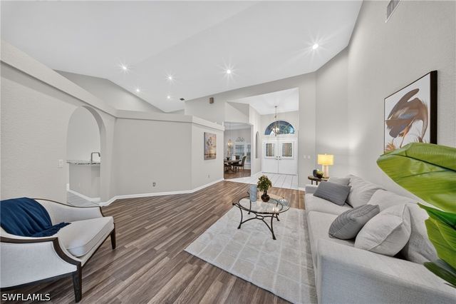 2628 White Cedar LN, Naples, FL 34109