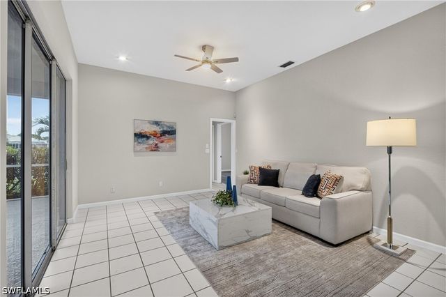 2628 White Cedar LN, Naples, FL 34109