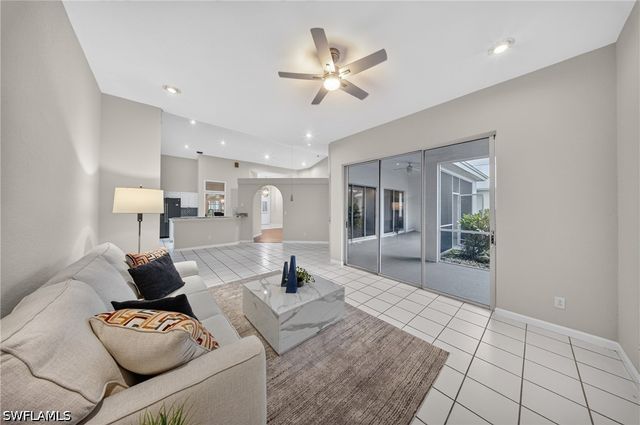 2628 White Cedar LN, Naples, FL 34109