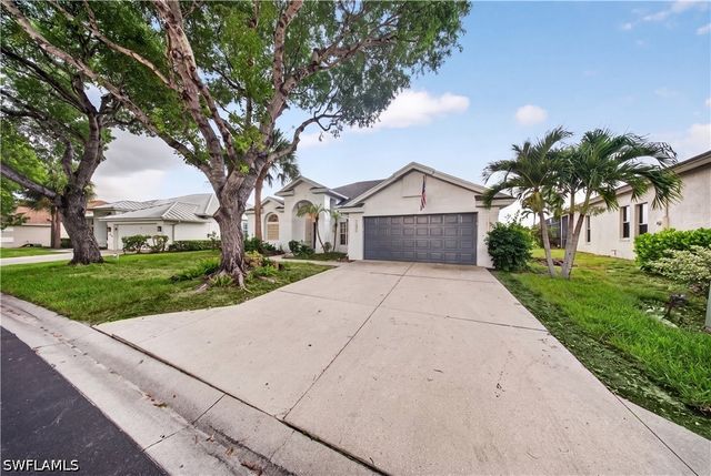 2628 White Cedar LN, Naples, FL 34109
