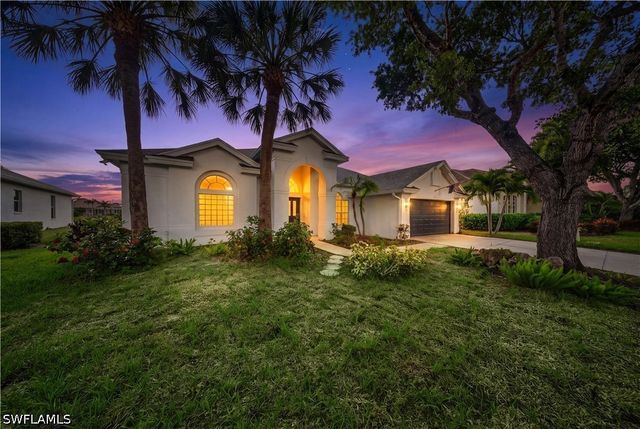 2628 White Cedar LN, Naples, FL 34109