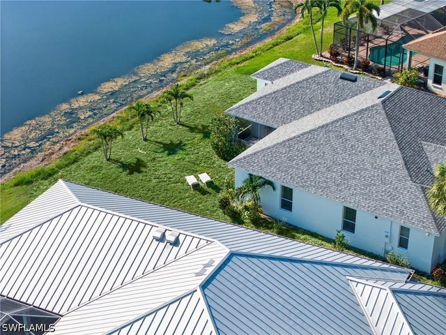 2628 White Cedar LN, Naples, FL 34109