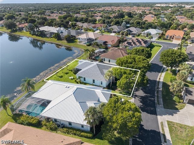2628 White Cedar LN, Naples, FL 34109