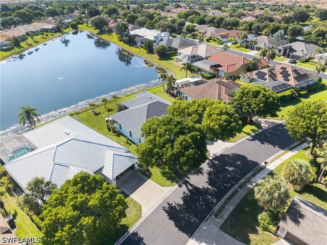 2628 White Cedar LN, Naples, FL 34109