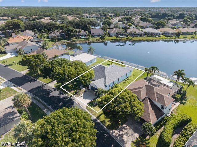 2628 White Cedar LN, Naples, FL 34109