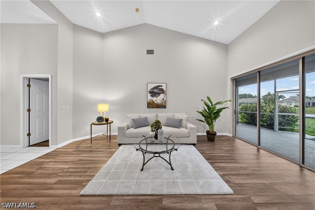 2628 White Cedar LN, Naples, FL 34109