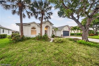 2628 White Cedar LN, Naples, FL 34109