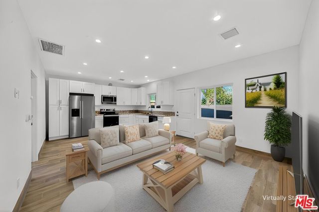 17625 Burbank Boulevard, Encino (los Angeles), CA 91316