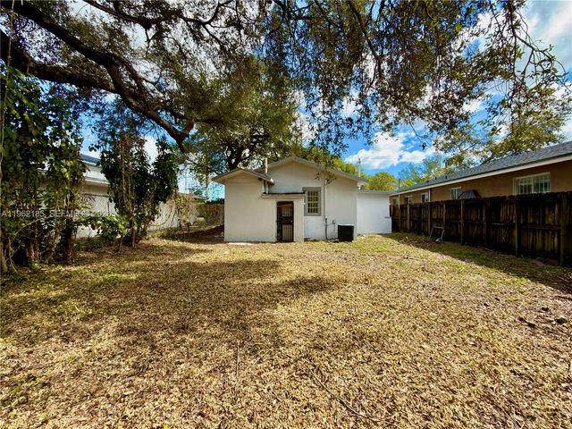 5720 NW 23rd Ave, Miami, FL 33142