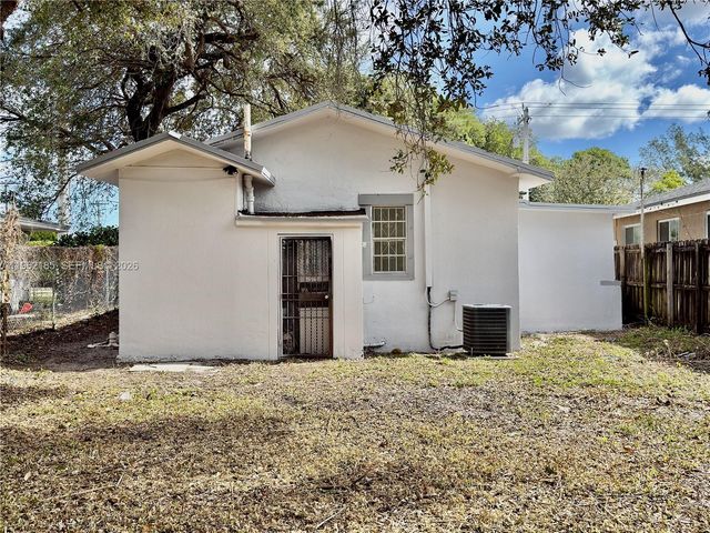 5720 NW 23rd Ave, Miami, FL 33142