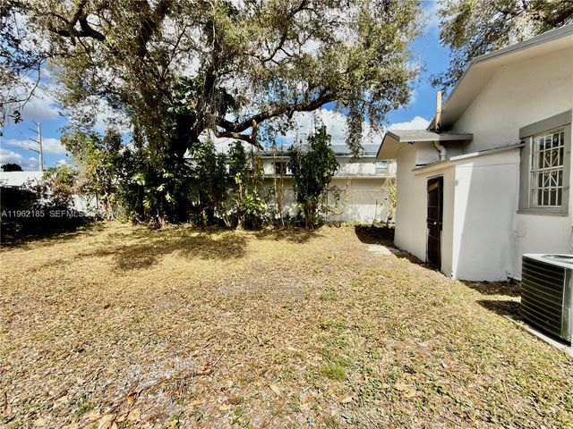 5720 NW 23rd Ave, Miami, FL 33142