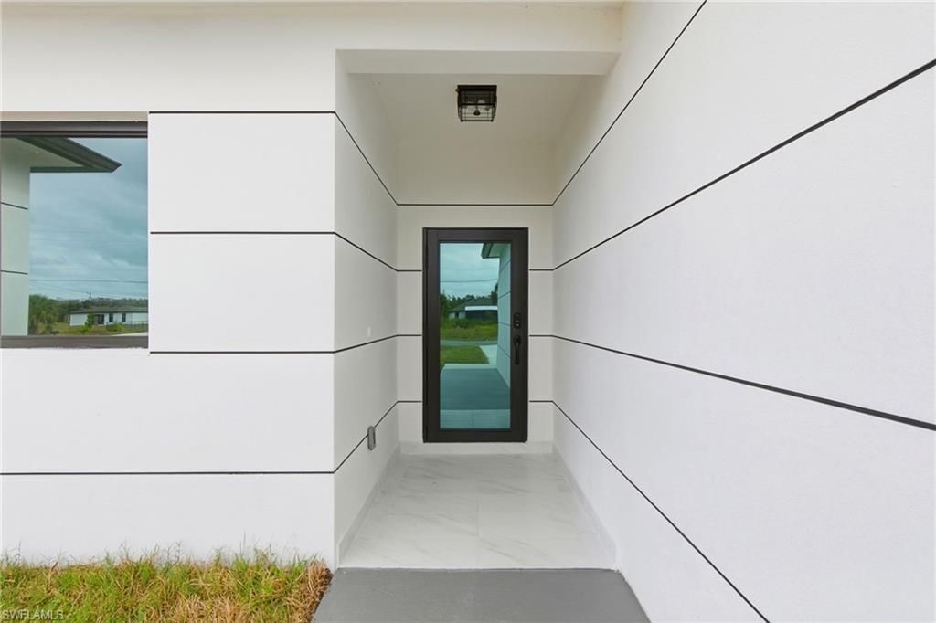 161 Blackstone DR, FORT MYERS, FL 33913 — photo 2