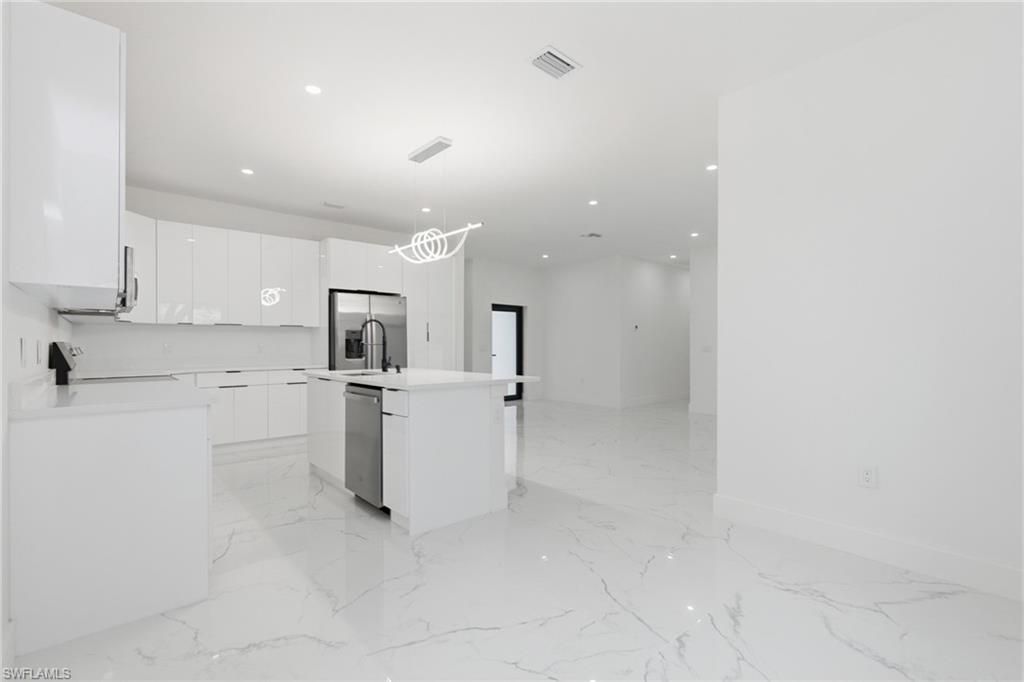 161 Blackstone DR, FORT MYERS, FL 33913 — photo 5