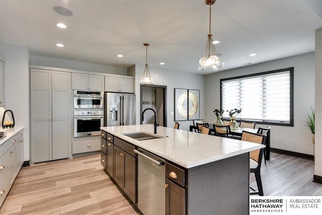 17516 Marinda Plaza, Omaha, NE 68130