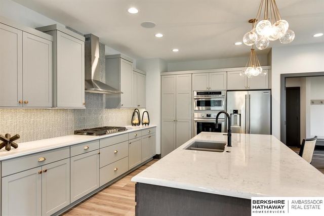 17516 Marinda Plaza, Omaha, NE 68130