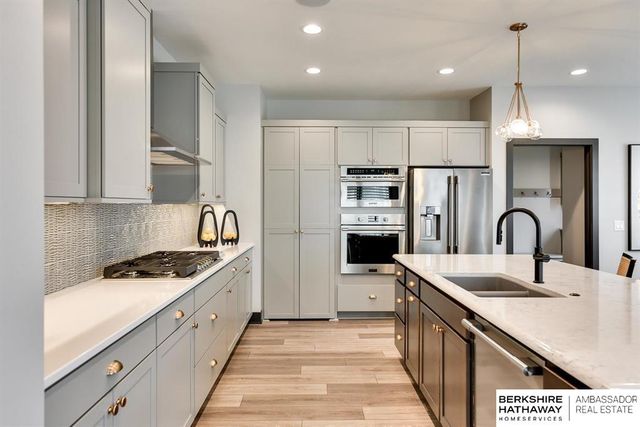 17516 Marinda Plaza, Omaha, NE 68130