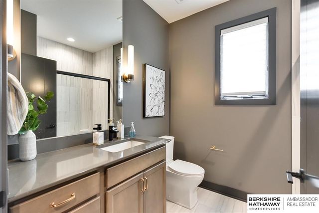 17516 Marinda Plaza, Omaha, NE 68130