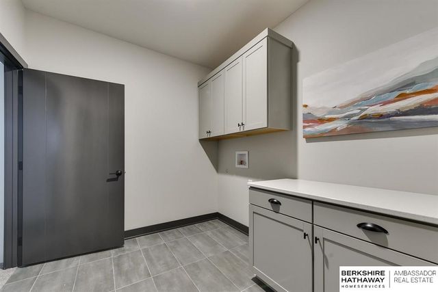 17516 Marinda Plaza, Omaha, NE 68130