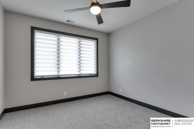 17516 Marinda Plaza, Omaha, NE 68130