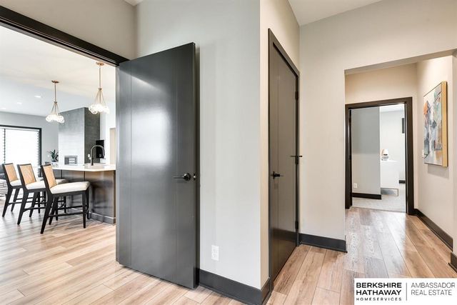 17516 Marinda Plaza, Omaha, NE 68130