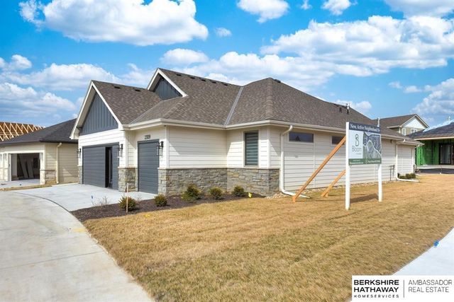 17516 Marinda Plaza, Omaha, NE 68130