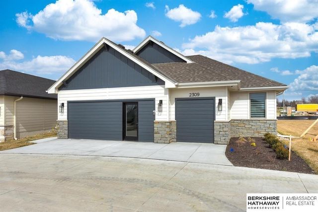 17516 Marinda Plaza, Omaha, NE 68130