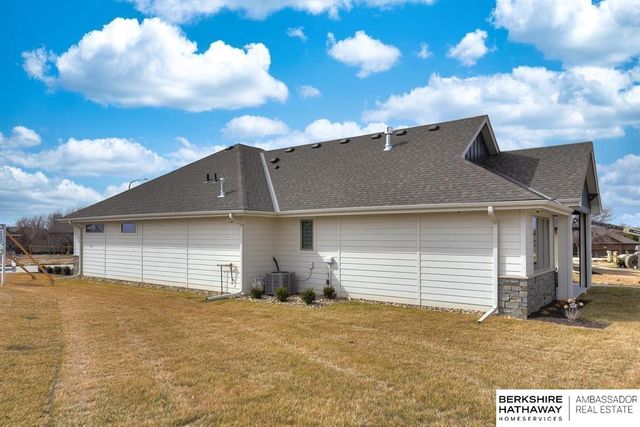 17516 Marinda Plaza, Omaha, NE 68130