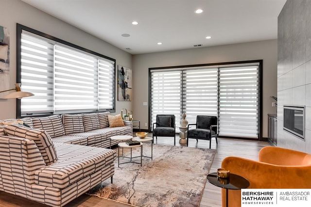 17516 Marinda Plaza, Omaha, NE 68130