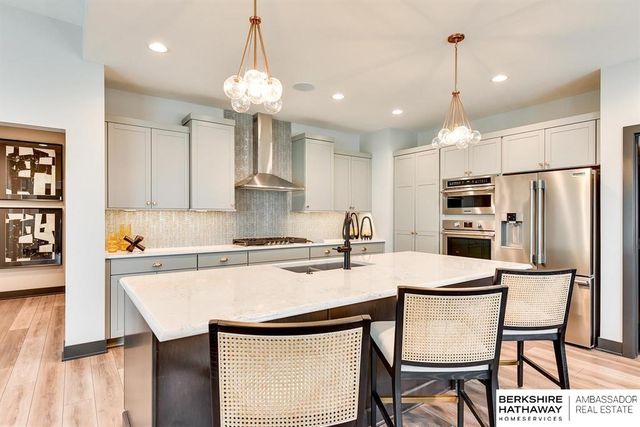17516 Marinda Plaza, Omaha, NE 68130