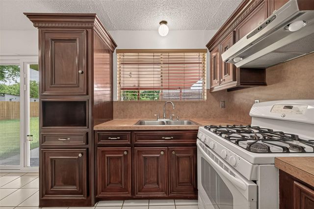 5206 Olana Drive, Houston, TX 77032