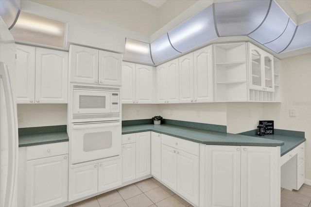 8606 CORAL CREEK LOOP, Hudson, FL 34667