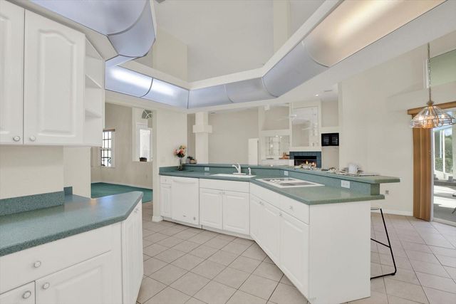 8606 CORAL CREEK LOOP, Hudson, FL 34667