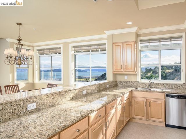 1400 Pinnacle Ct 401, Richmond, CA 94801