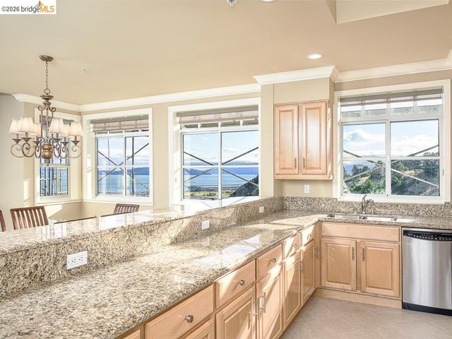 1400 Pinnacle Ct 401, Richmond, CA 94801