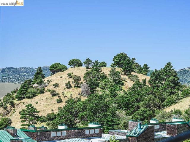 1400 Pinnacle Ct 401, Richmond, CA 94801