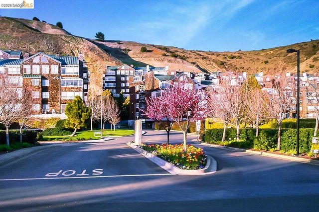 1400 Pinnacle Ct 401, Richmond, CA 94801