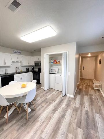 408 E Main Unit 1 & 2 Street, Smithville, MO 64089