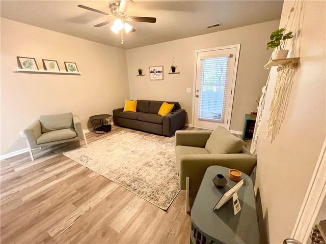 408 E Main Unit 1 & 2 Street, Smithville, MO 64089