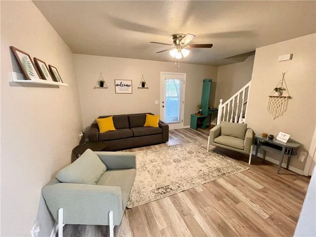 408 E Main Unit 1 & 2 Street, Smithville, MO 64089