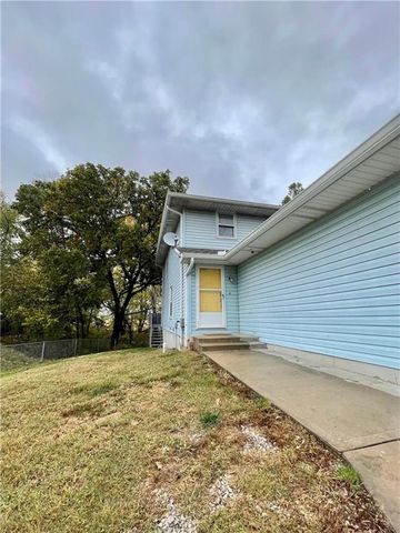 408 E Main Unit 1 & 2 Street, Smithville, MO 64089