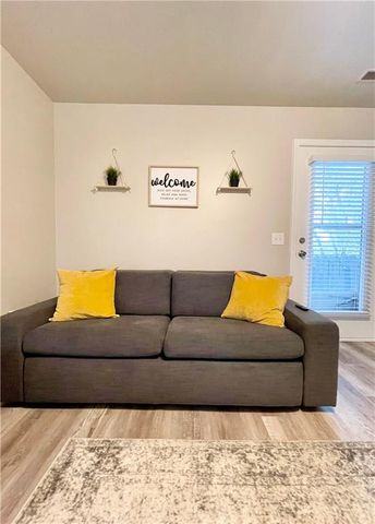 408 E Main Unit 1 & 2 Street, Smithville, MO 64089