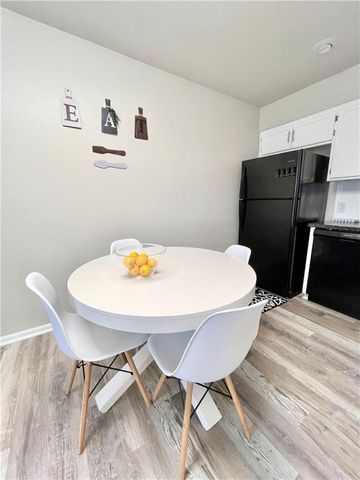 408 E Main Unit 1 & 2 Street, Smithville, MO 64089