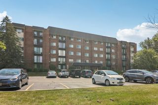 4711 Saint Joseph Creek Road 1E, Lisle, IL 60532